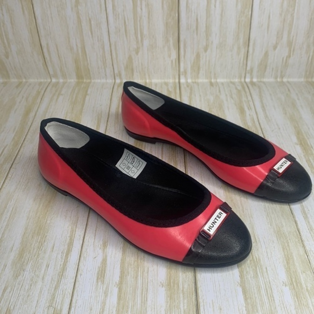 Woman’s Hunter Ballet Flats Sz 6 Pre Owned But In Excellent Condition‎